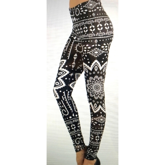 BLACK & White Mandala Print Full length Leggings Size 0-10 NWT - Picture 1 of 2